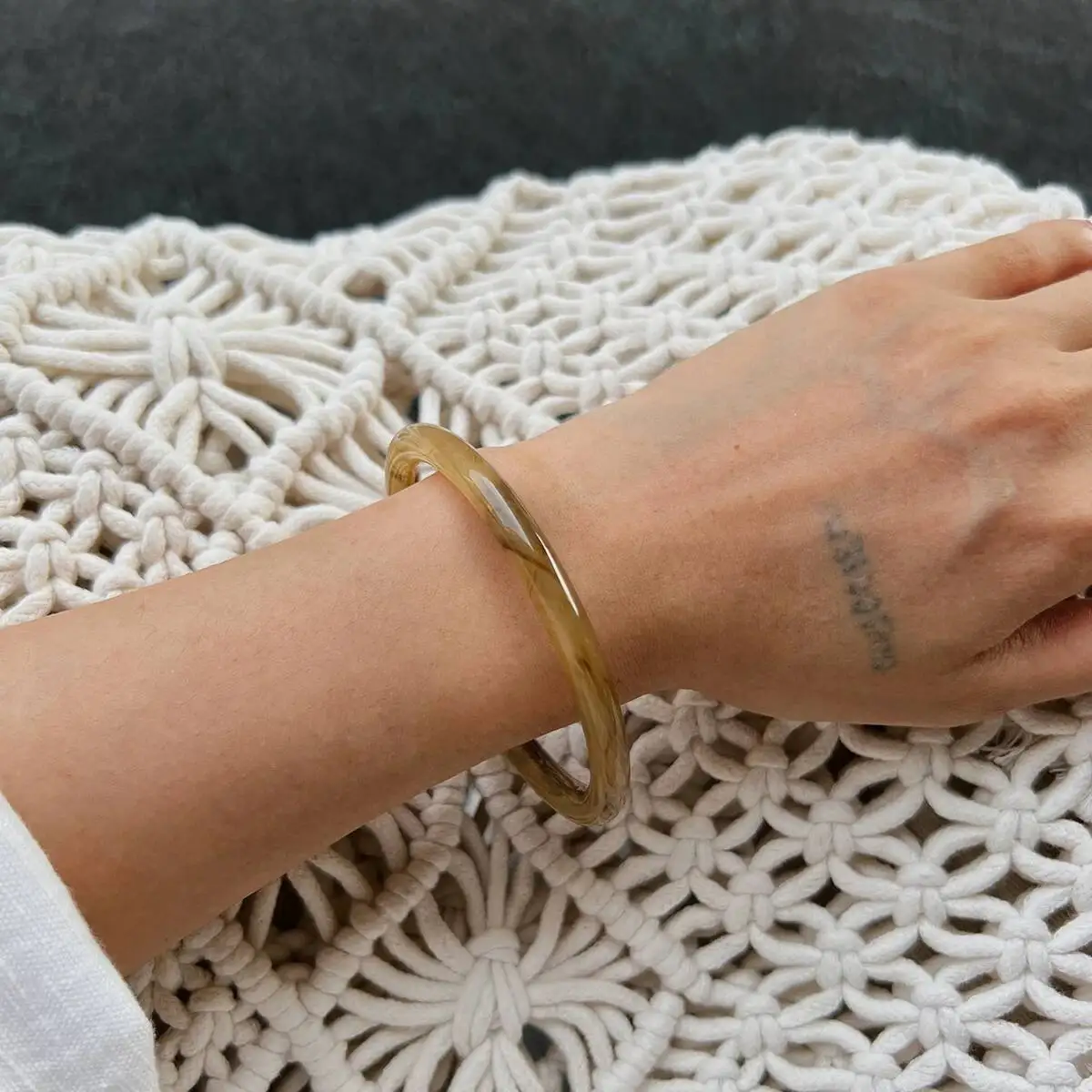 Ingemark 3-Styles Boho einfache Harz-Kunststoff-Armbänder für Frauen, modisches Statement, Vintage, runde geometrische Armreifen, täglicher Schmuck – Detail 4