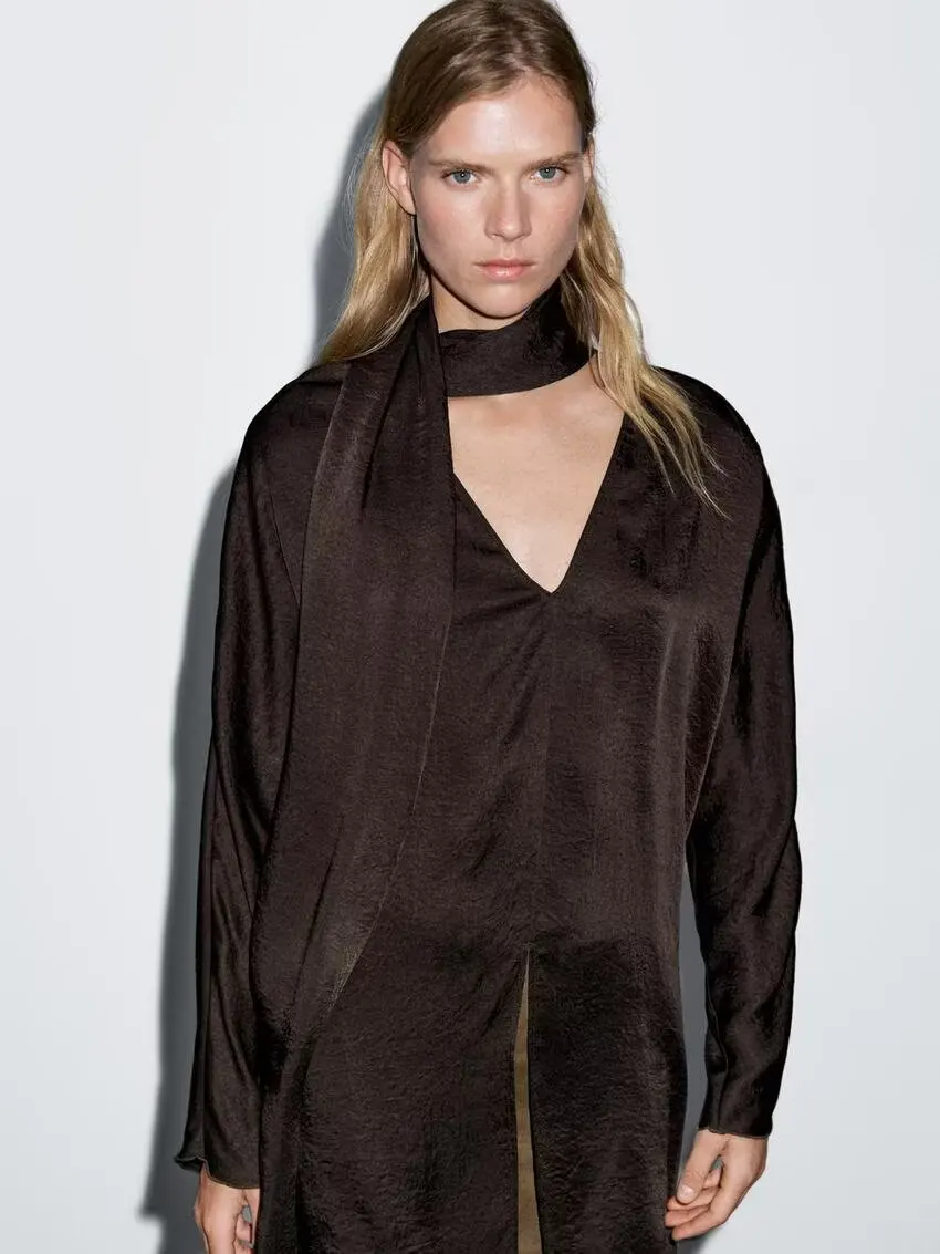 

BB6726 Осенняя новая женская одежда 2023, французская минималистичная рубашка в стиле Old Money, длинная стильная рубашка с v-образным вырезом и подвеской, топ 5134694