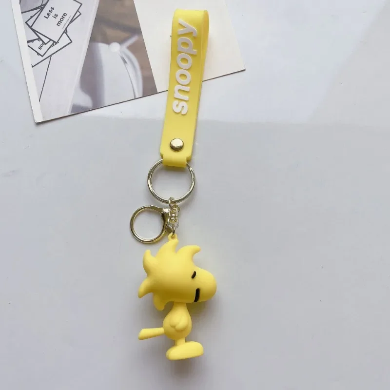 Snoopy woodstock charlie pvc schlüssel bund niedlichen cartoon paar kette weicher gummi kleiner anhänger schlüssel ring geschenk dekoration zubehör