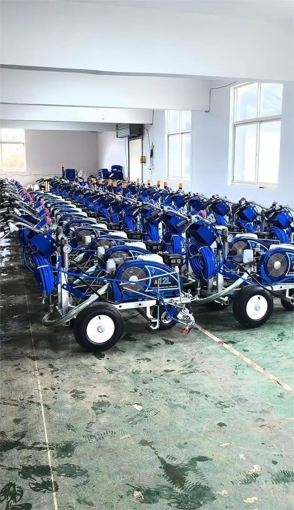 SW-5E Airless Line Striper Two Guns Large Parking Lot Automatically Stripe Skip Lines Cold Paint Road Marking Machine