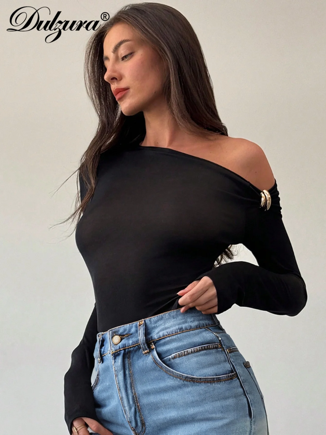 Dulzura Damska Koszulka z Asymetrycznym Kołnierzem, Długim Rękawem, Dopasowana, z Metalową Klamrą, Gładka, Codzienna, Elegancka Bluzka na Imprezę, do Klubu, na Ulicę, Letnia Odzież