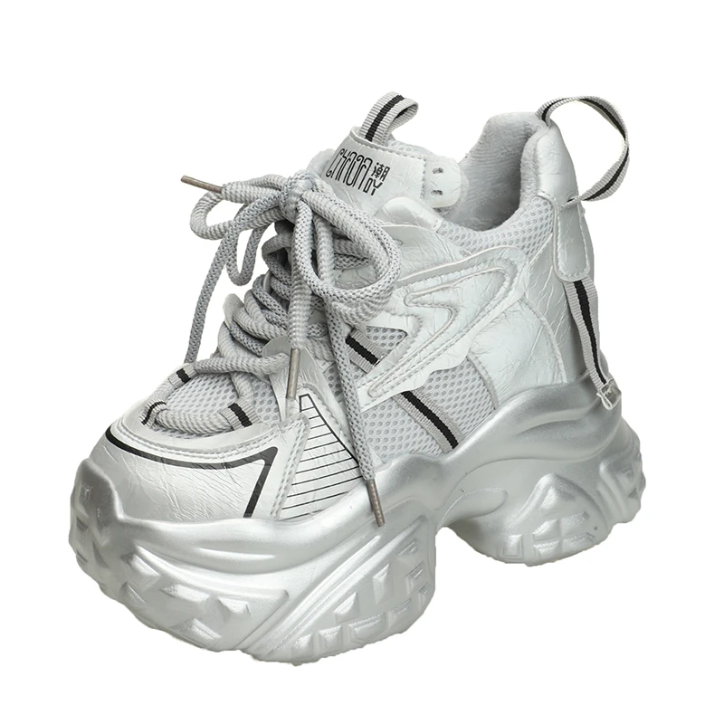 

​ Женские кроссовки в корейском стиле 2026 года, осенние, массивные, спортивные, для студентов, на толстой подошве, удобные, повседневные, модные ​