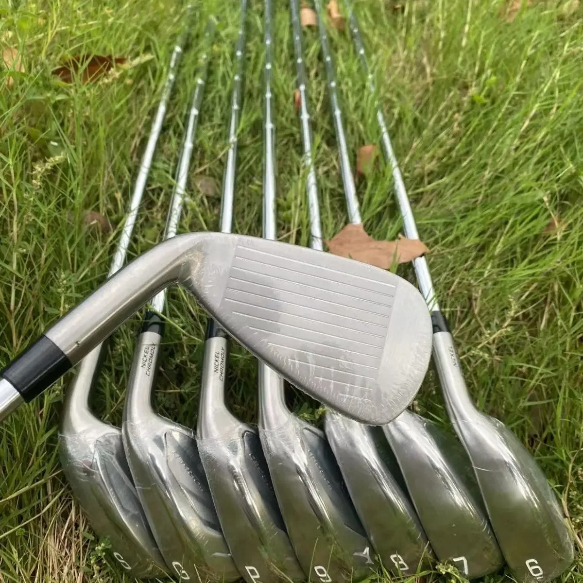 

8PCS 2023 High Quality 923 Forged Golf Clubs Irons Set 5-9PGS R/S Graphite/Steel Shafts Headcovers