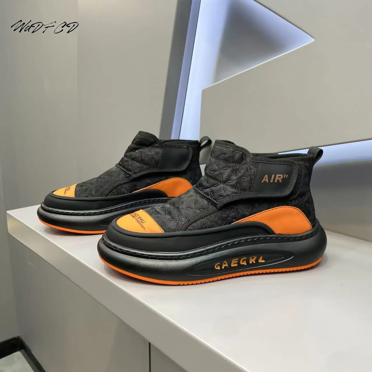 Высокие массивные кроссовки, мужские дизайнерские зимние плюшевые теплые зимние ботинки, модные повседневные кожаные ботильоны на платформе с увеличенной высотой