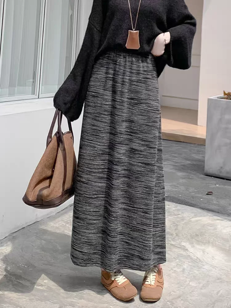 Damskie spódnice midi z dzianiny w kolorze szarego węgla 2025: spódnica prosta vintage z wysokim stanem, spódnica wyszczuplająca brzuch, nowa jesienna spódnica długa o dopasowanym kroju.