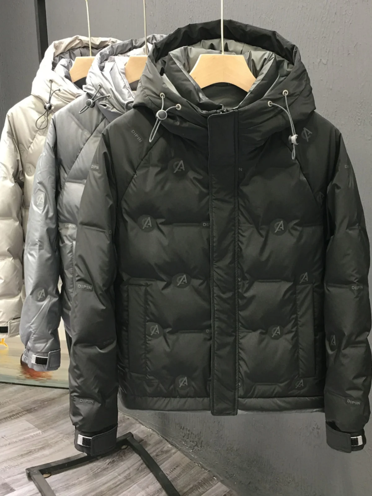 

Thiened White Du down Puffer Jaet Youth Trendy Printed Hooded Coat Warm Outerwear for Men Winter New Arrival