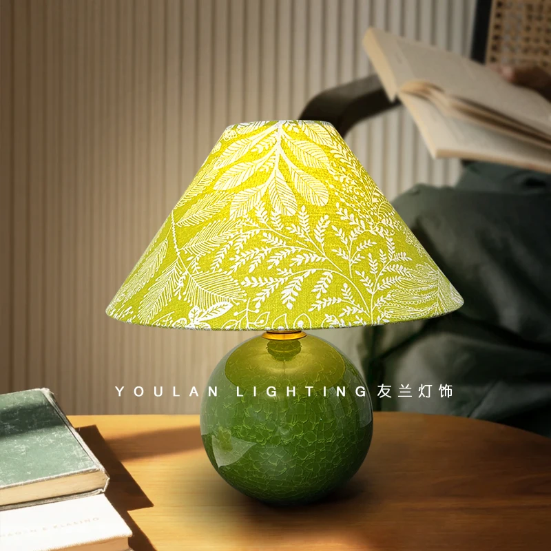 

American European ceramic table lamp bedroom bedside lamp creative high sense retro green home decoration table lamp ornament