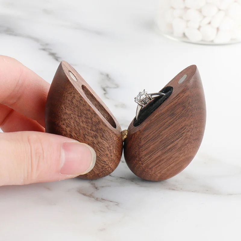 Creative Heart Shape Propose Solid Color Classical Magnetic Closure Hand Grinding Jewelry Storage Case Black Walnut Ring Box