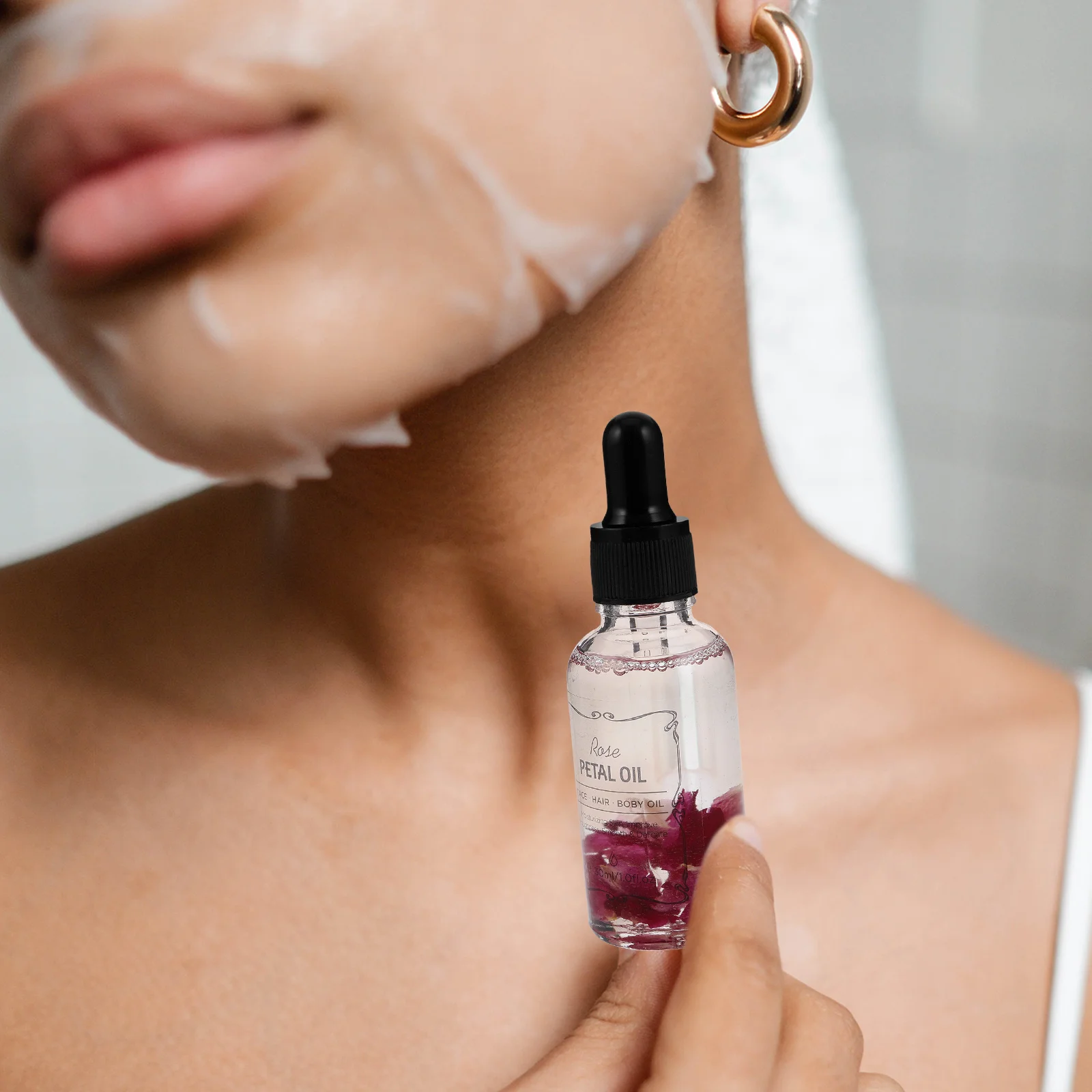 

Rose Essential Oil for Dry Skin Facial Anti Aging Moisturizing Nourishment Hair Body Relaxation Rose Oil for Dry Skin