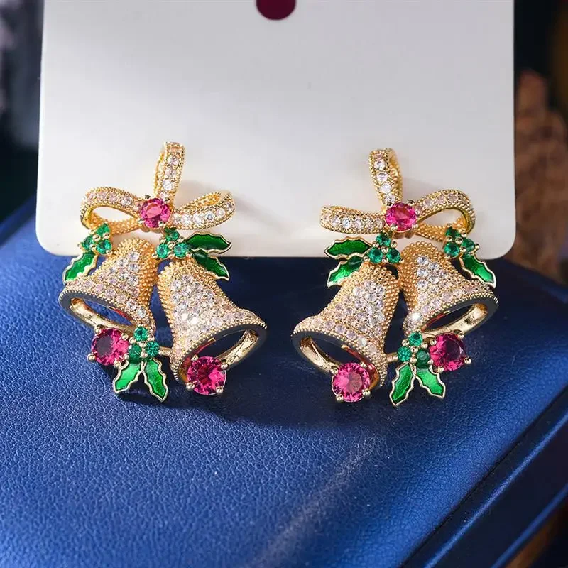Huitan Ästhetische Weihnachts-Glocken-Ohrstecker für Damen mit Funkelnden Zirkonia, Eleganter Modeschmuck für Festliche Anlässe und Partys – Detail 6