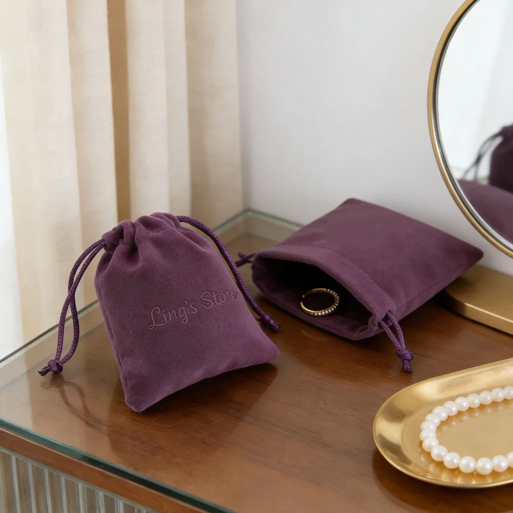 

100 шт., тисненая толстая бархатная сумка с логотипом на шнурке, подарочная сумка для ювелирных изделий, серьги, кольцо, упаковка, карманный органайзер для хранения Bgas