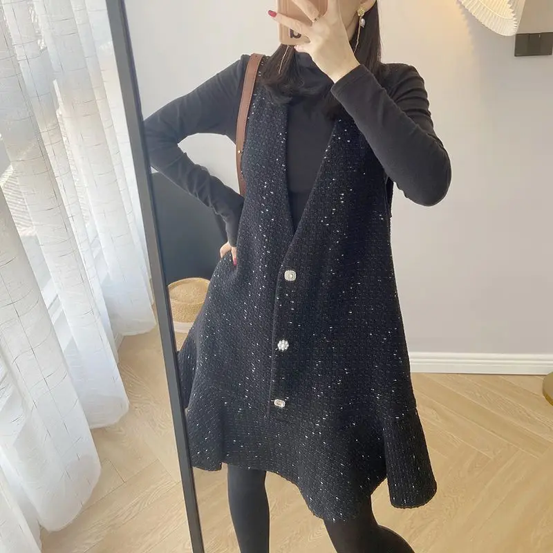 

V-neck Vest Skirt 2026 Spring and Autumn Black Vest Skirt Loose Ruffle Edge A-word Dress