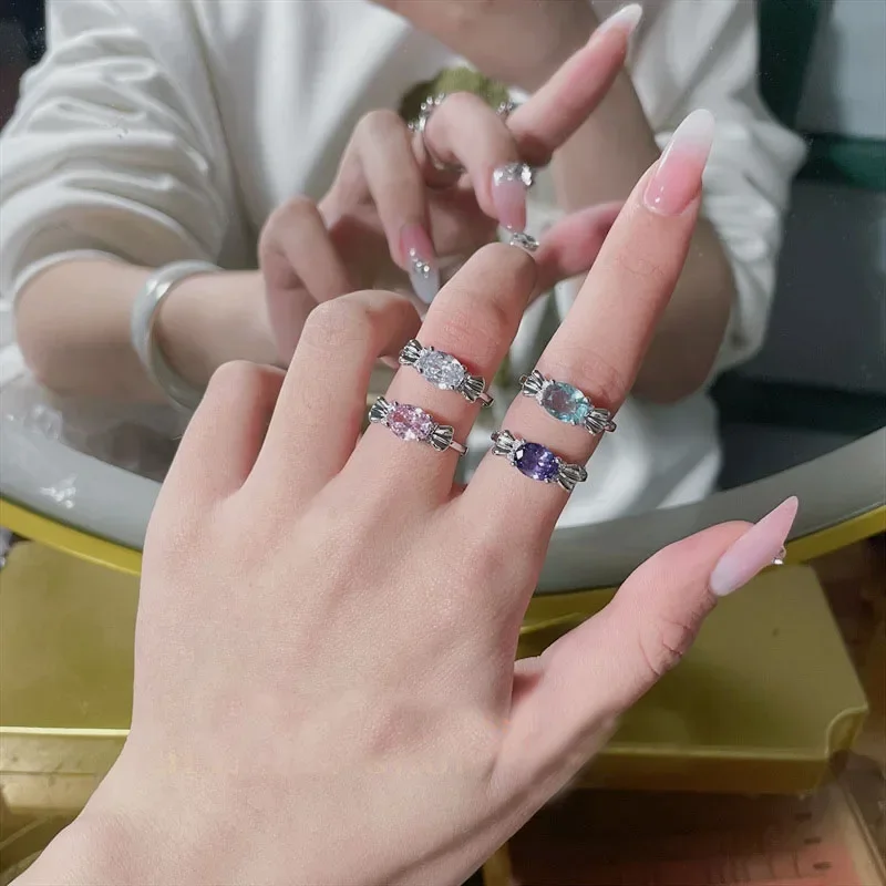 

Оригинальное кольцо в подарок подруге в стиле MDL с муассанитом, изысканное маленькое кольцо с блестящим розовым бриллиантом и конфеткой из 18-каратного золота