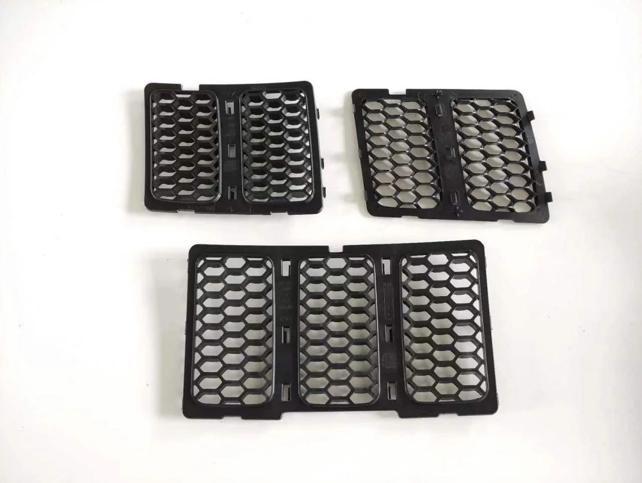 Set 68143073AC 68143074AD 68143075AB Medium grid honeycomb black 2014-2016 for Jeep Grand Cherokee