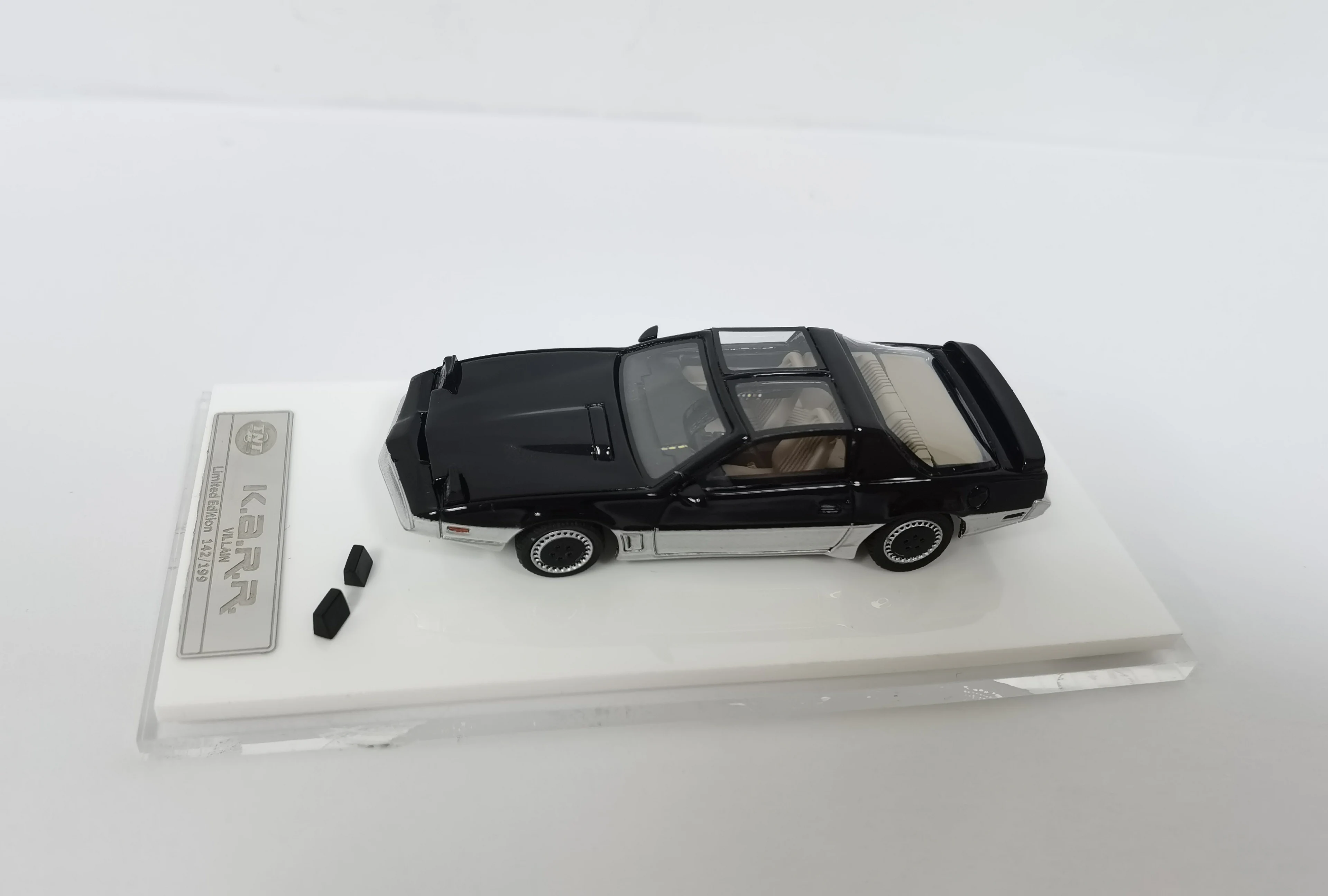 TNT Model 1/64 High Quality Knight Rider KITT & KARR Resin Model For Collection