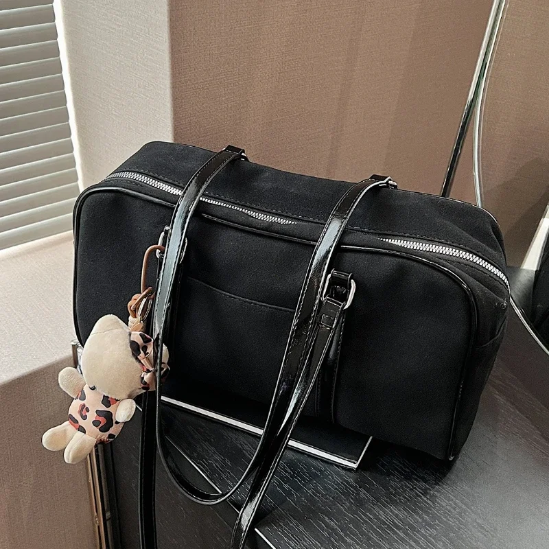 

Women 2026 New Autumn and Winter Retro Brown Commuter Shoulder Bag Pillow Bag Purses and Handbags