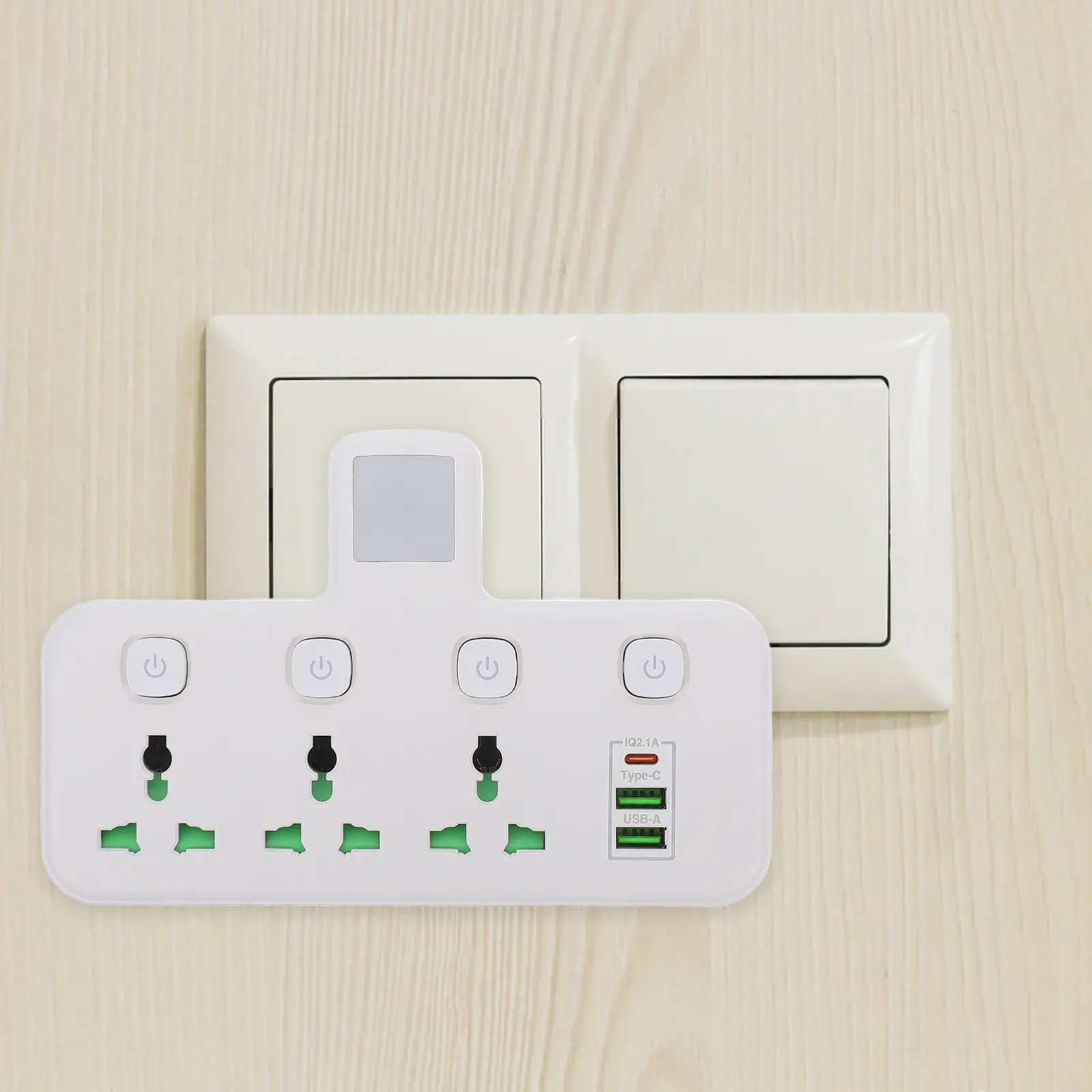 Flat Plug Power Strip with USB C Port Portable Compact Charging Hub Desktop Travel Extension Cord Multi-Outlet Safety Overload