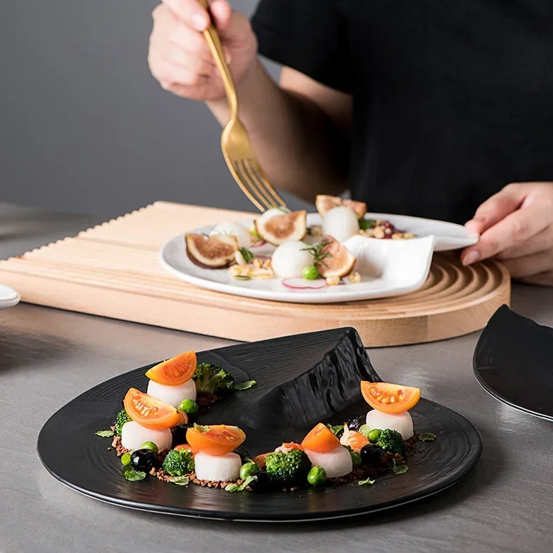 

Modern Black White Shaped Ceramic Dinner Plate Irregular Folding Dessert Plate Hotel Restaurant Cooking Dishes Dinner Tableware