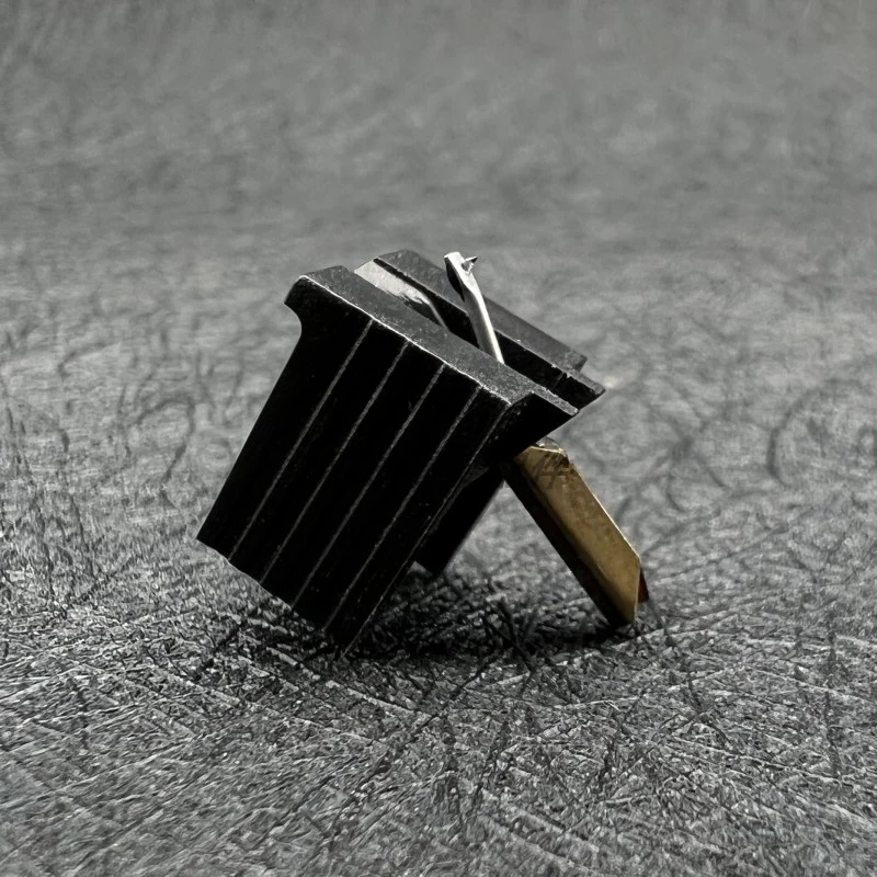

1PC Replacement Stylus For Goldring D120 G850 Lenco M9 N94 Dynatron HFC30M Turntable LP Vinyl Record Cartridges Accessories