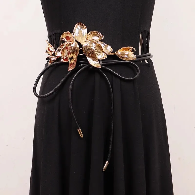 女性の-pu-レザーゴールドメタルフラワーカマーバンド女性ドレスコルセットウエストバンドベルト装飾狭いベルト-r2288