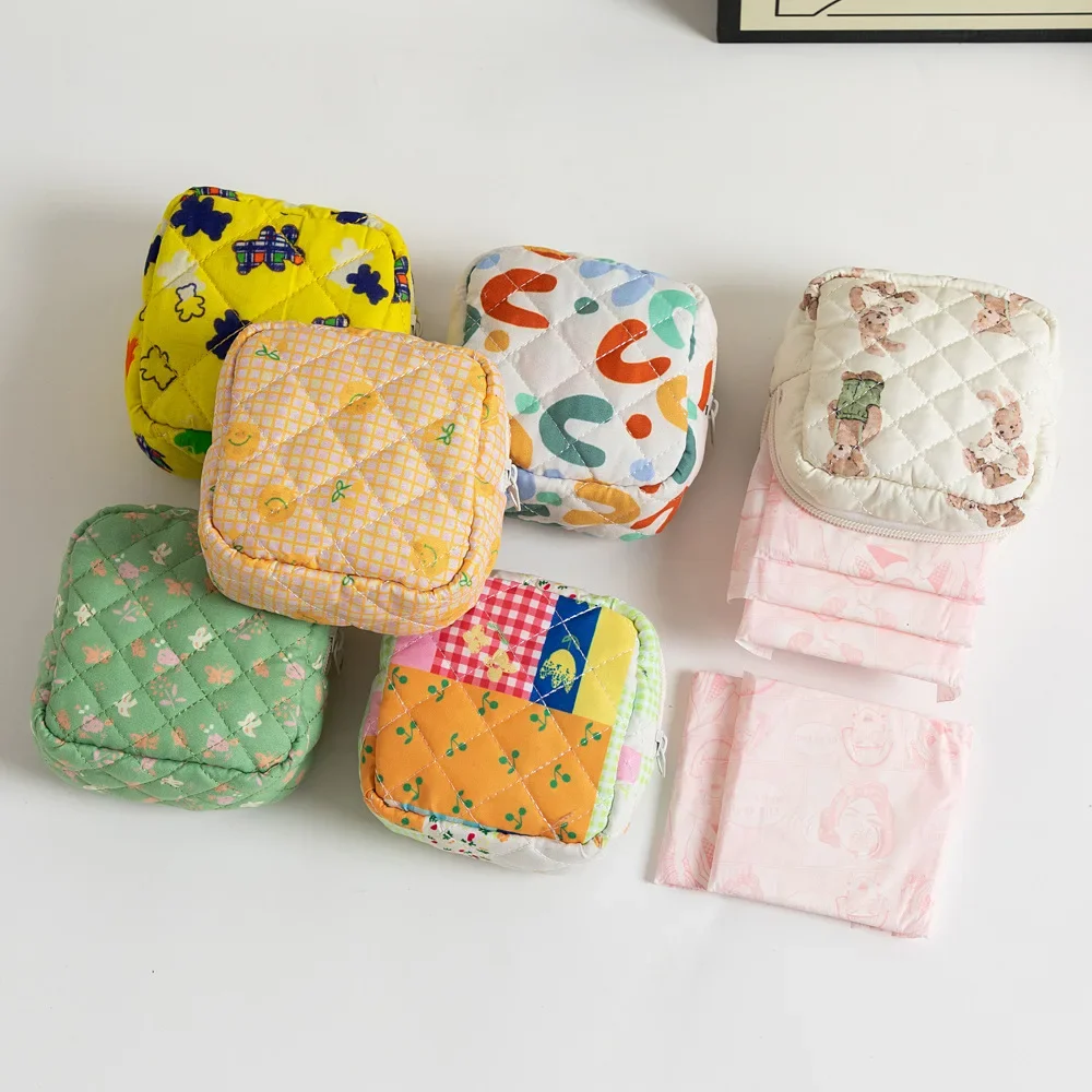 Women Small Cosmetic Bag Floral Sanitary Cotton Storage Bag Quilted Girl\'s Sanitary Napkin Lipstick Travel Bag Coin Purse Case
