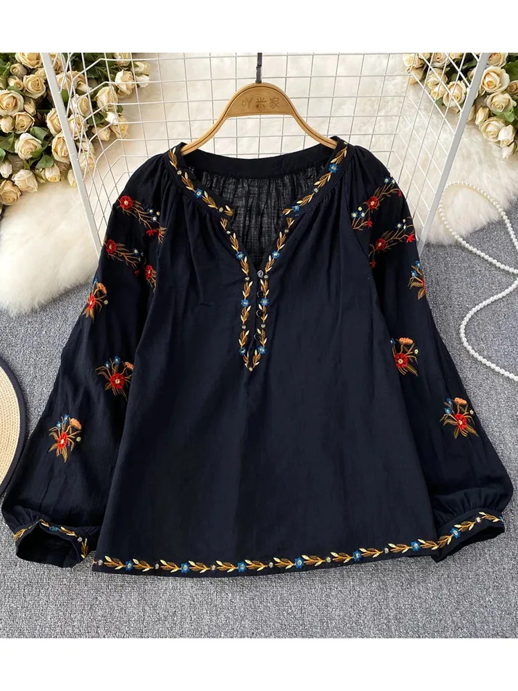 Women Autumn Blouse Temperament Flower Embroidery Long V-Neck Pullover Shirt Loose Age Reducing Bubble Sleeve Top D4226