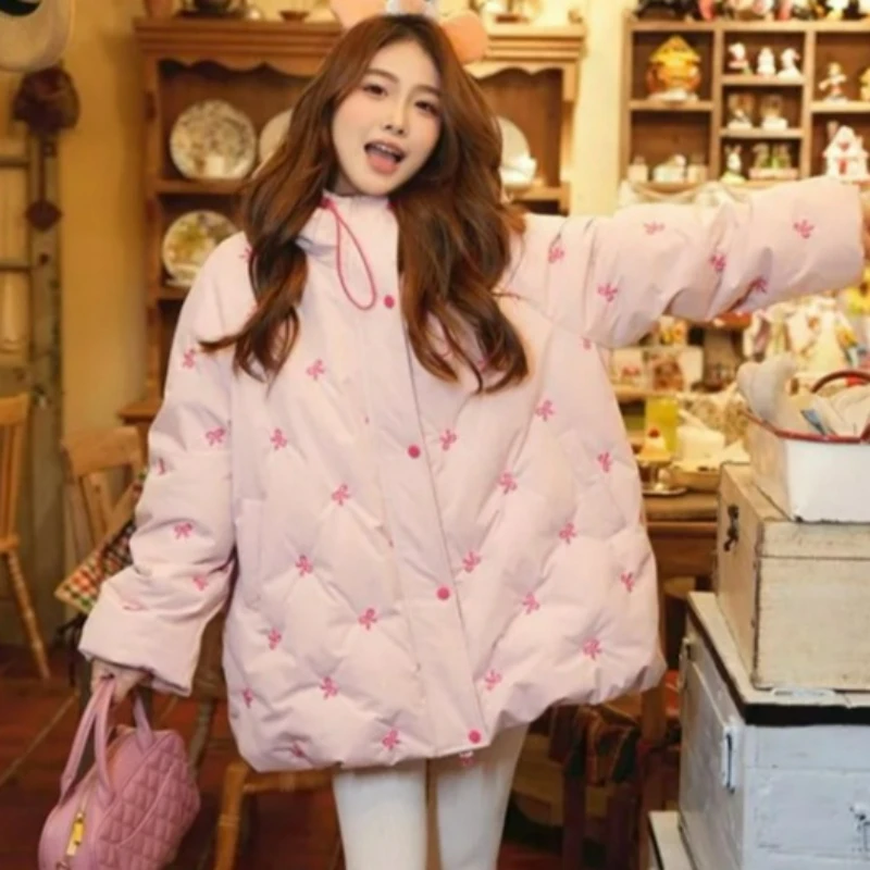 

Корейская милая стильная куртка с капюшоном и хлопковой подкладкой с принтом и бантом для женщин, зима 2026, новая модная свободная теплая верхняя одежда с хлебом