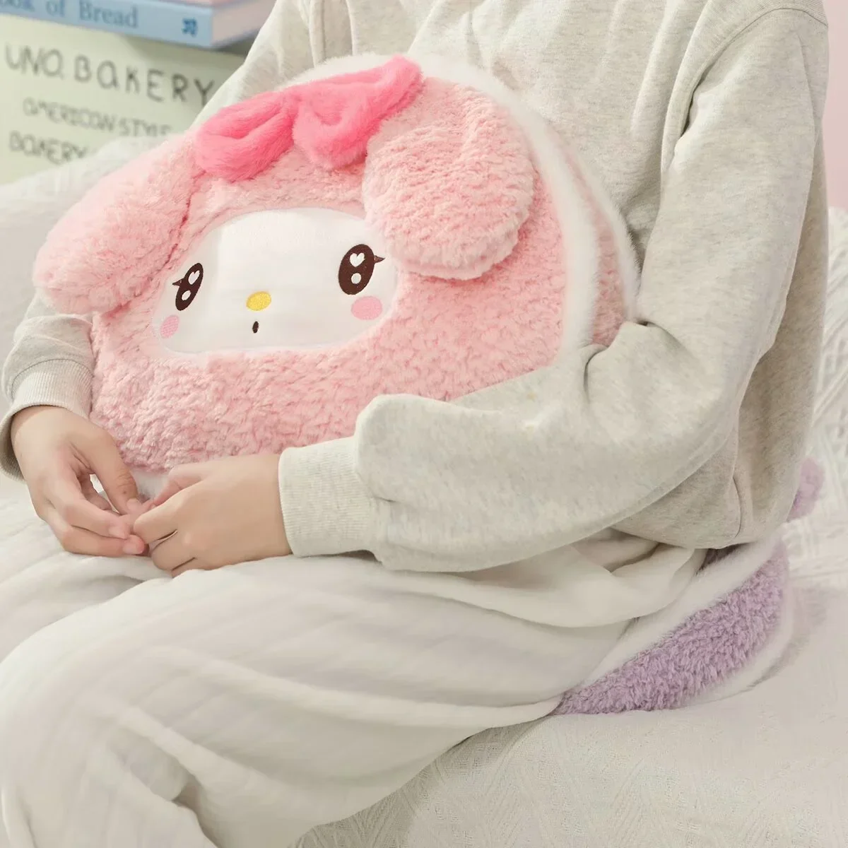 

Прекрасная очень мягкая плюшевая игрушка Kuromi Hello Kitty My Melody Plushies Мягкая мультяшная подушка для дивана-кровати Домашний декор Рождественский подарок для девочки