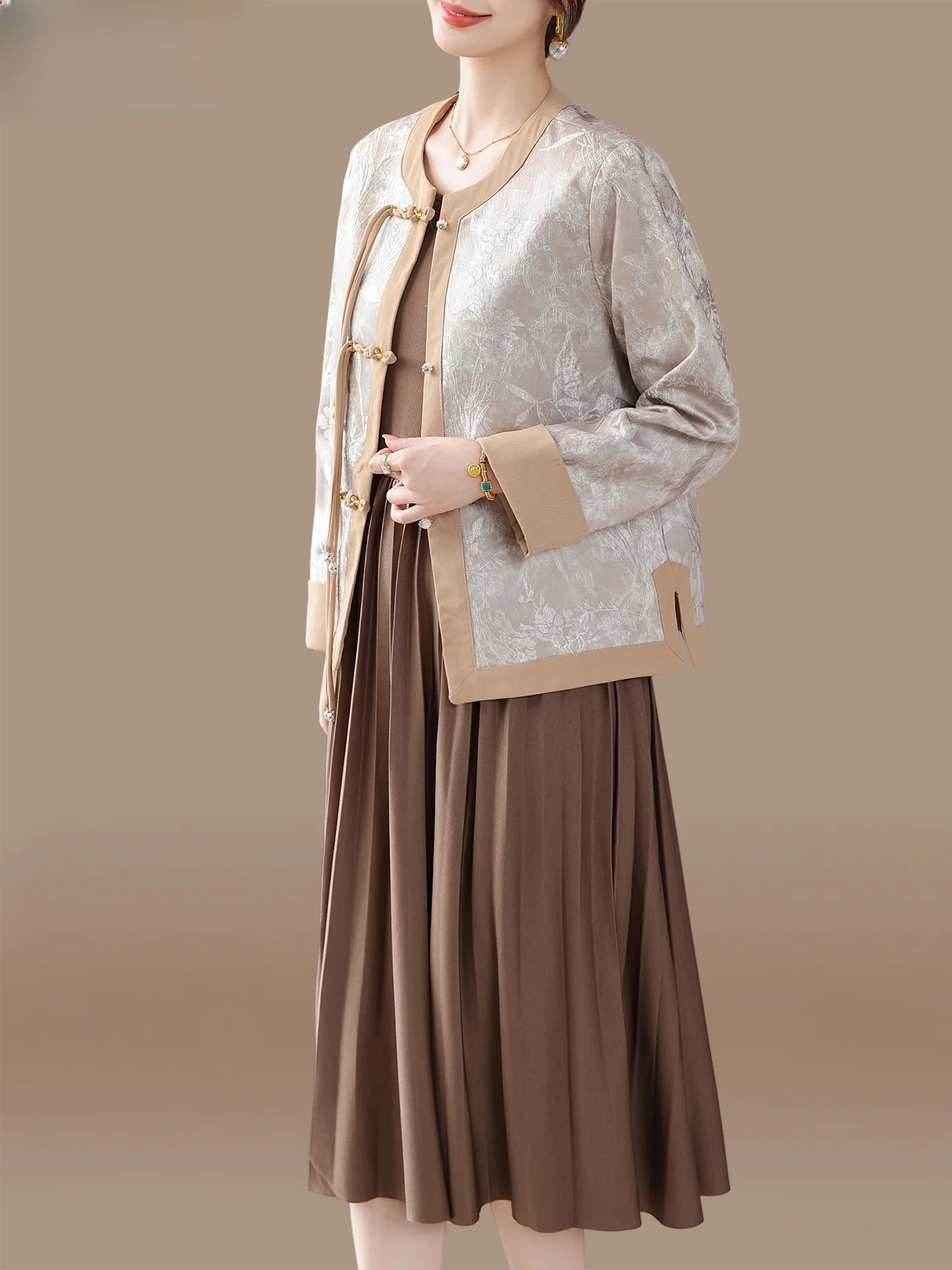 

Elegant Chinese Style Autumn Dress Set for Middle-Aged Women Fashionable Loose Fit Polyester Blend Two-Piece Outfit
