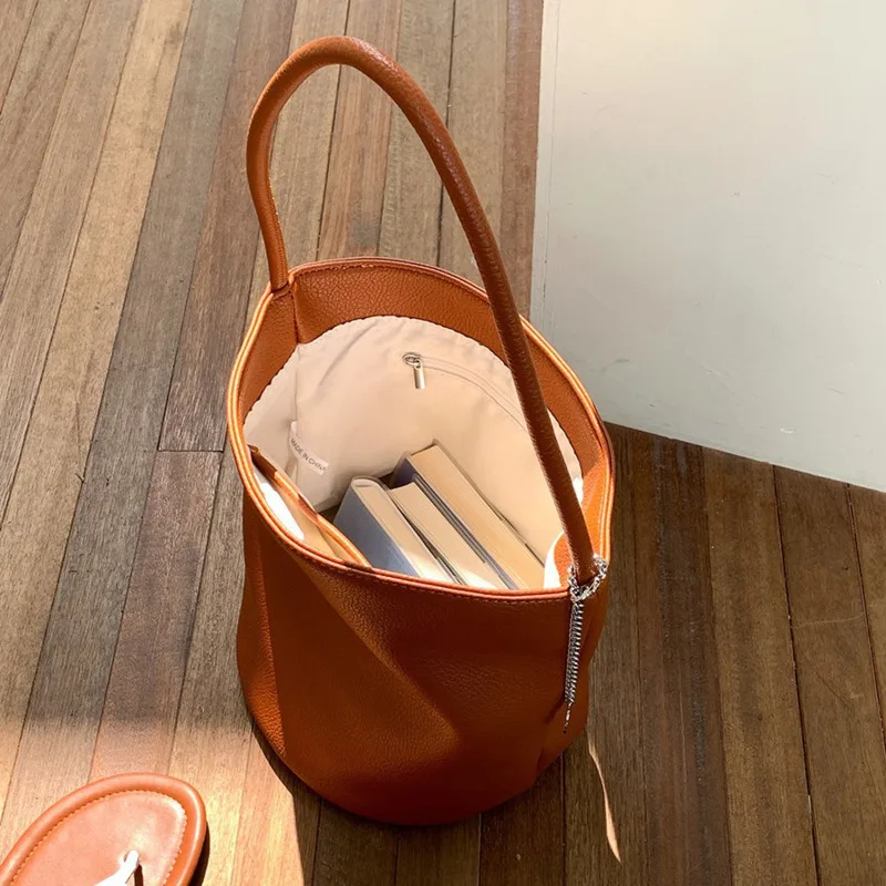 

South Korea Ins New Shoulder Underarm Bucket Bag Women Urban Fashion Handbag Large Capacity Soft Leather Commuter Tote Bag