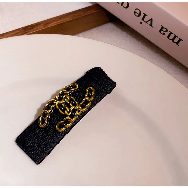 2026 سلسلة معدنية جديدة مزدوجة C مشبك قبضة بلوري مشبك سمك القرش ملحقات شعر نسائية مشبك حافة مشبك شعر حلقة شعر