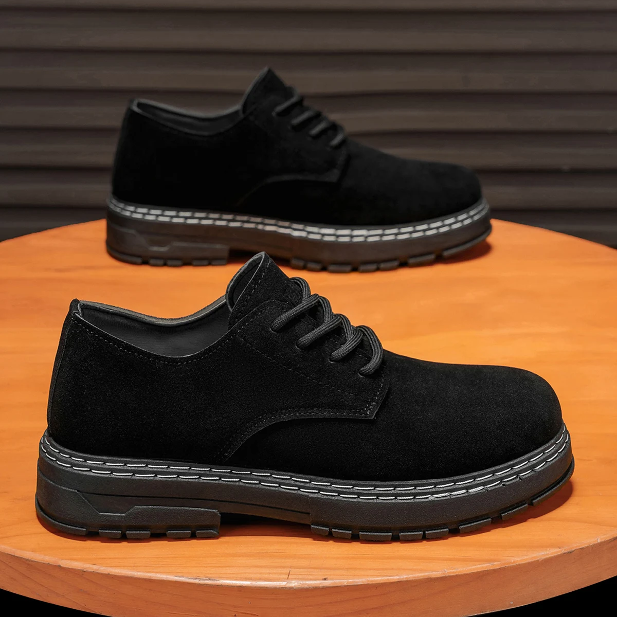 

Мужская повседневная спортивная обувь, тренд для походов на открытом воздухе, легкий и минималистичный.