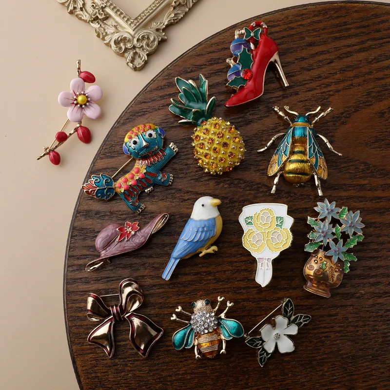 

Shmik Vintage Baroque Women Men Bird Flower Enamel Pins Brooches Retro Elegant Classic Design Badges Corsage For Women Men