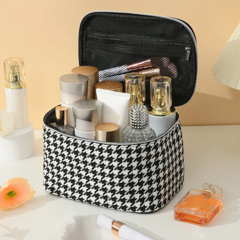 2024 New Korean Style of The Plaid Small Large Organizing Makeup Bag High-color Cosmetic Storage Bag for Women Toiletry Bag