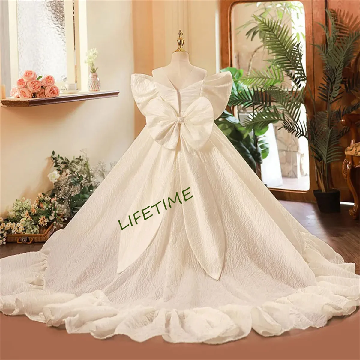 

Customized Luxury White Dubai Girl Dress Pearls Arabric Princess Kids Wedding Birthday Party Long Ball Communion Gown 2025