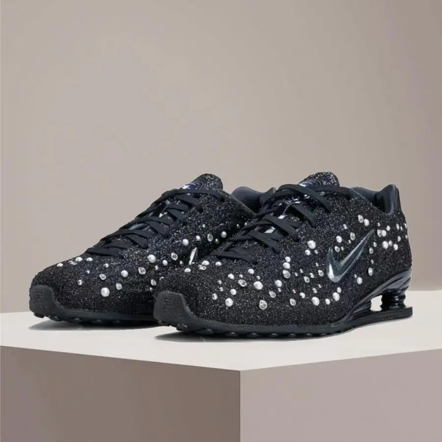 

Nike SHOX Z: Стильные, универсальные, прочные, легкие и дышащие женские повседневные кроссовки для комфортного бега черного цвета IQ1157-010