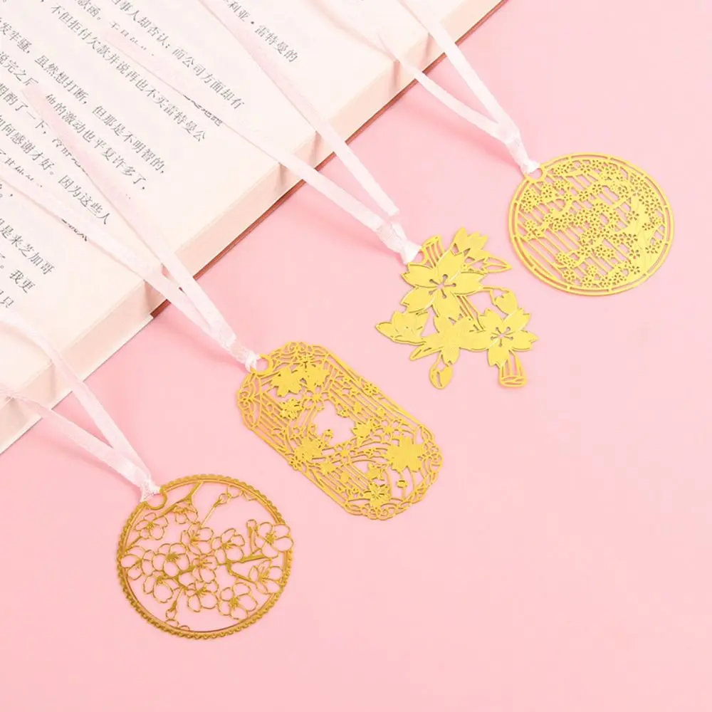 Elegant Cherry Blossom Metal Bookmarks Brass Hollow Design Artistic Pendant Sakura Chinese Style Document Divider Artistic Gift