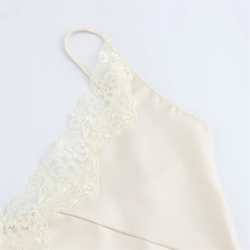 TRAF Jesienny nowy produkt Moda damska Jednolity kolor Wewnętrzny dolny płaszcz Koronkowy koronkowy dekolt w szpic Luźny pasek Tank Top