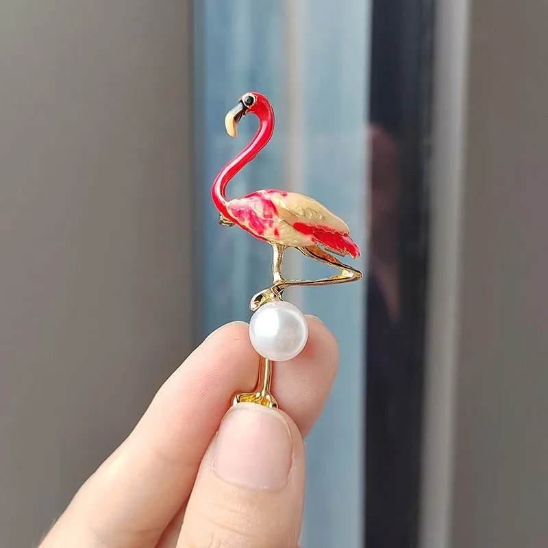 Fashion Enamel Painting Oil Alloy Flamingo Pearl Brooches For Women Unisex Elegant Bird Animal Brooch Lapel Pins  Party Jewelry