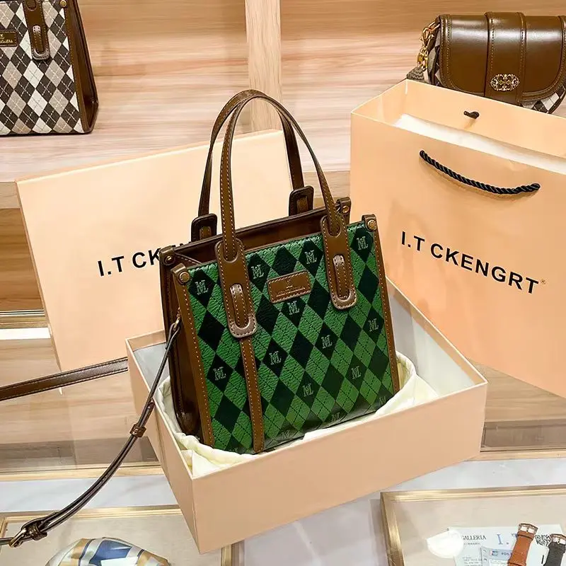 

Hong Kong brand checkerboard small Tote bag new fashion color contrast hand bill shoulder bag daily commute crossbody bag