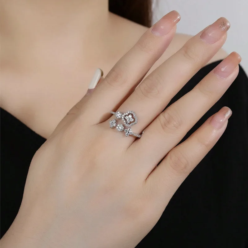 OXTAO Romantischer Vierblättriger Blumen-Moissanit Offener Bandring 14K Goldfilled Kleeblatt Stern Hochzeitsschmuck Jubiläumsgeschenk für Frauen – Detail 10