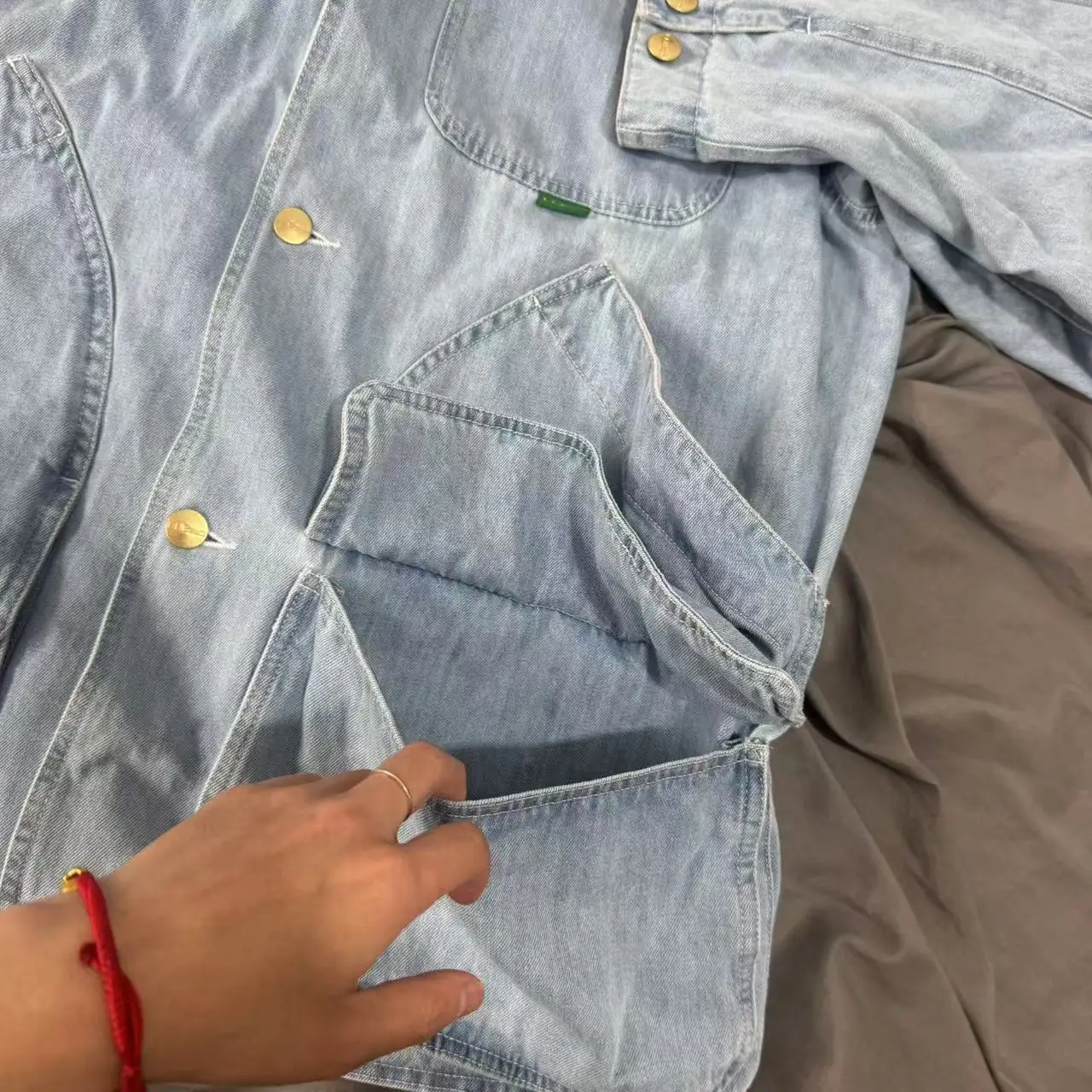 Loose Fit Retro Washed Light Blue Denim Workwear Jacket Outdoor Unisex Long Sleeve Durable Canvas Material Youth Fashion