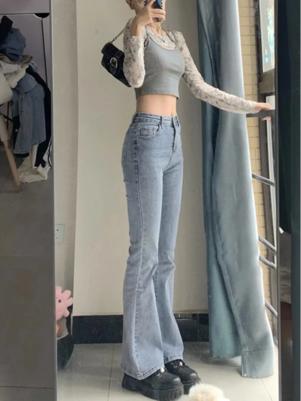 

Светло-голубые джинсы с высокой талией, свободного кроя, женские, осенне-зимние, новые, корейский стиль, расклешенные, утягивающие, из хлопкового стрейч-денима