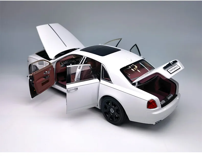 Diecast Kyosho 1:18 Scale RR Ghost Alloy Car Model
