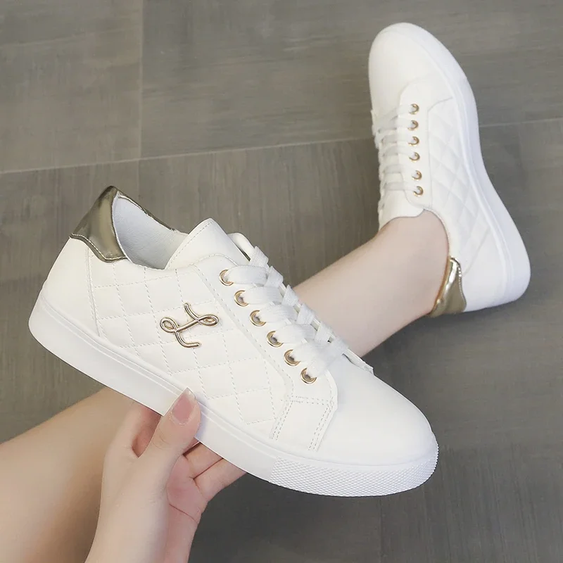 Women Sneakers 2024 New Fashion Breathable Sneakers for Woman Soft Sole Casual Walking Vulcanized Shoes Designer Women Sneakers