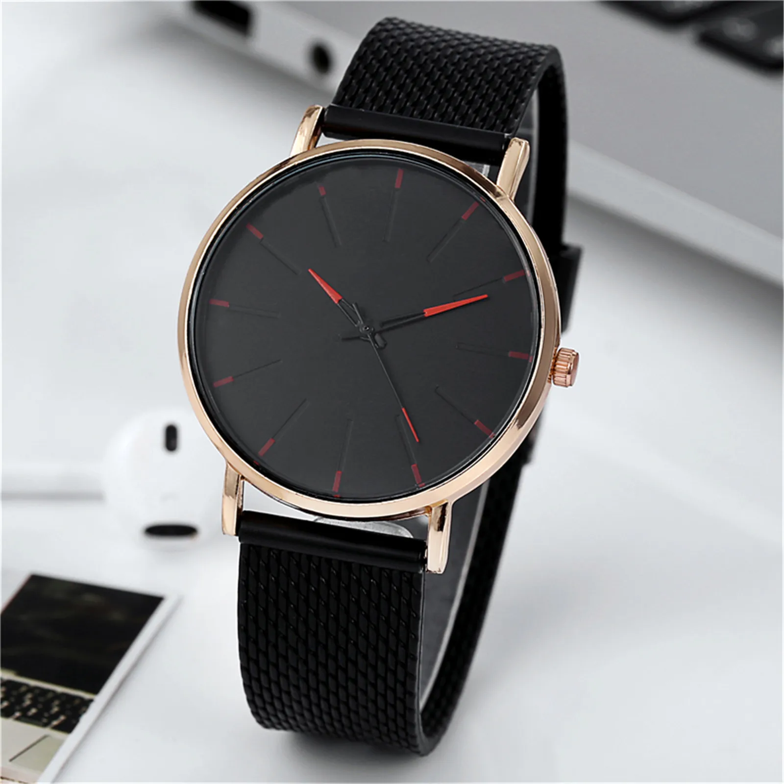 

Simple Men Watch Mesh Belt Auto Date Watches Man Business Casual Quartz Wrist Watch Fashion Calendar Clock Reloj Hombre