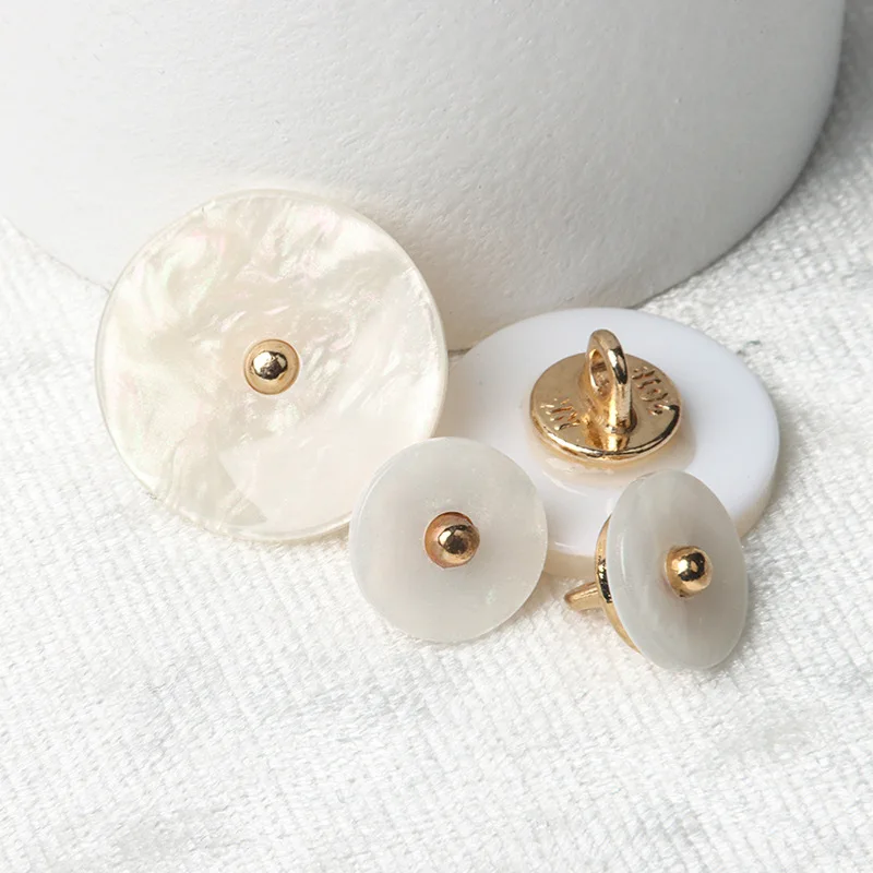 CLYAIYLC sewing buttons with 20 metal base resin buttons suitable for small fragrant jackets