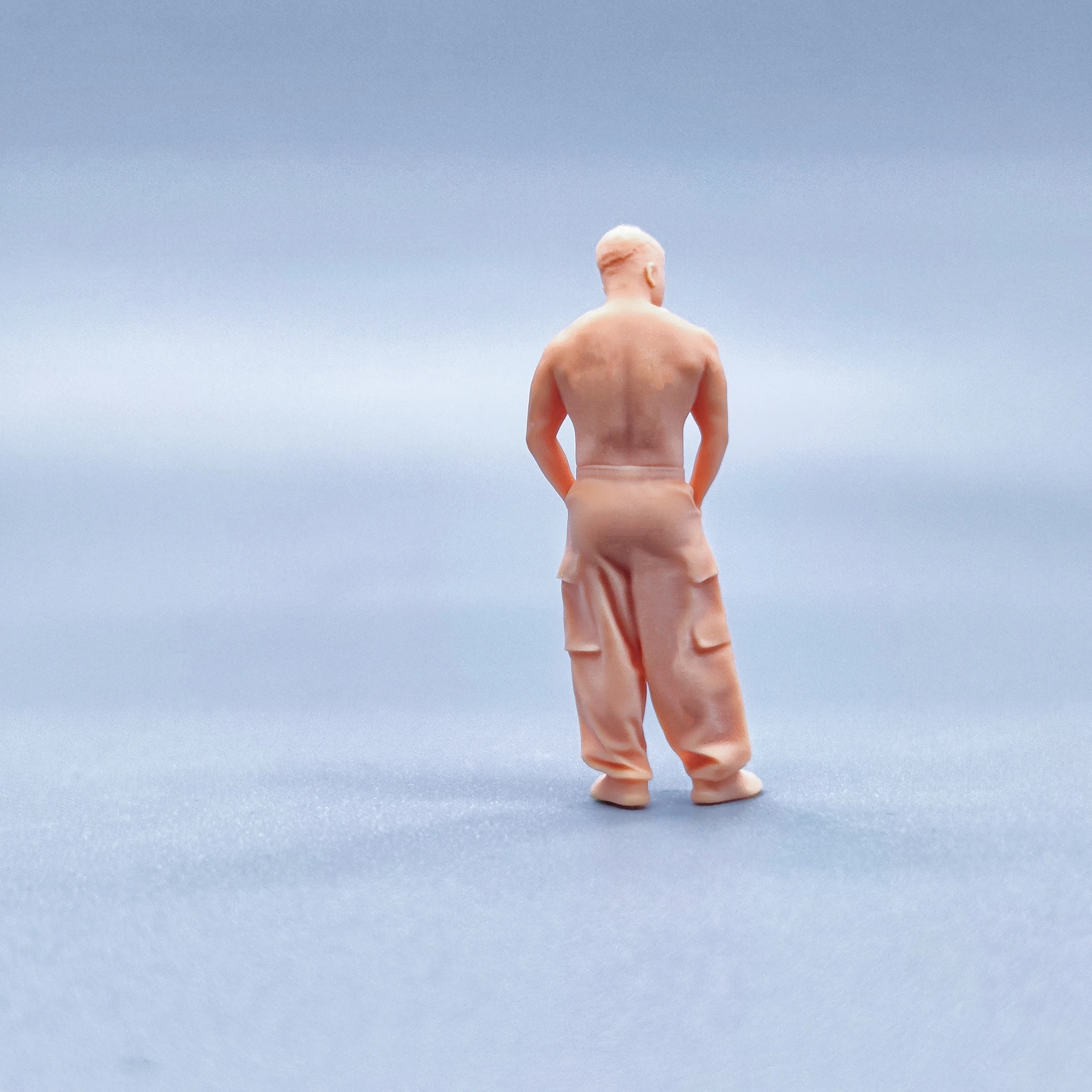 1/64 1/43 Figurines Scale Model Resin Standing Posture Big Pants Muscular Man Uncolored Miniatures Diorama Hand-painted  W002
