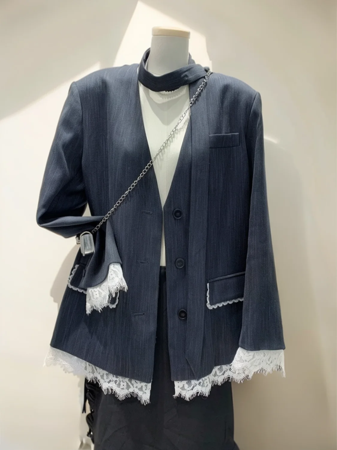 

Женский элегантный шерстяной пиджак свободного кроя для вечеринок и повседневной носки, с цветочным принтом, воротником, скрытой застежкой на кнопках, регулируемой талией, комфортный и дышащий