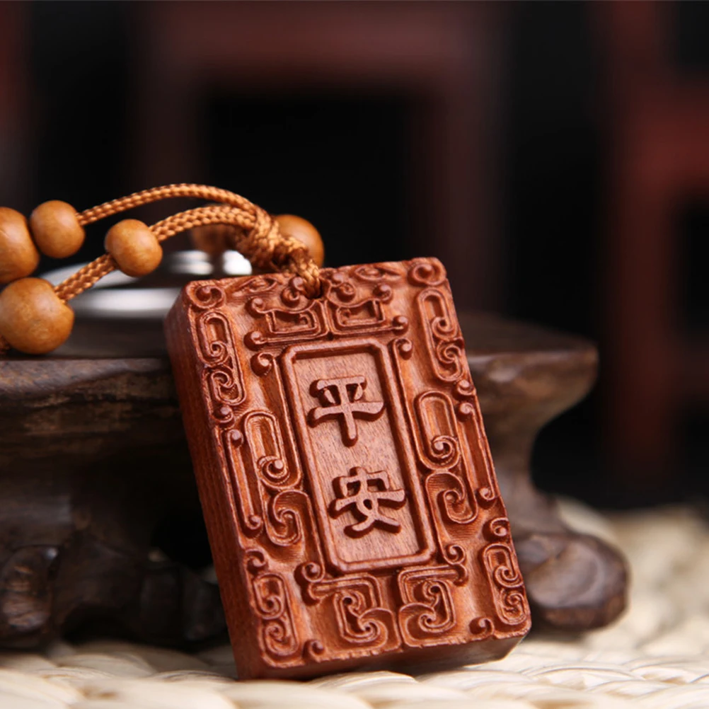 

4pcs Wooden Keychain Biodegradable Carving Key Ring Hanging Decoration Smooth Comfortable Design for Christmas